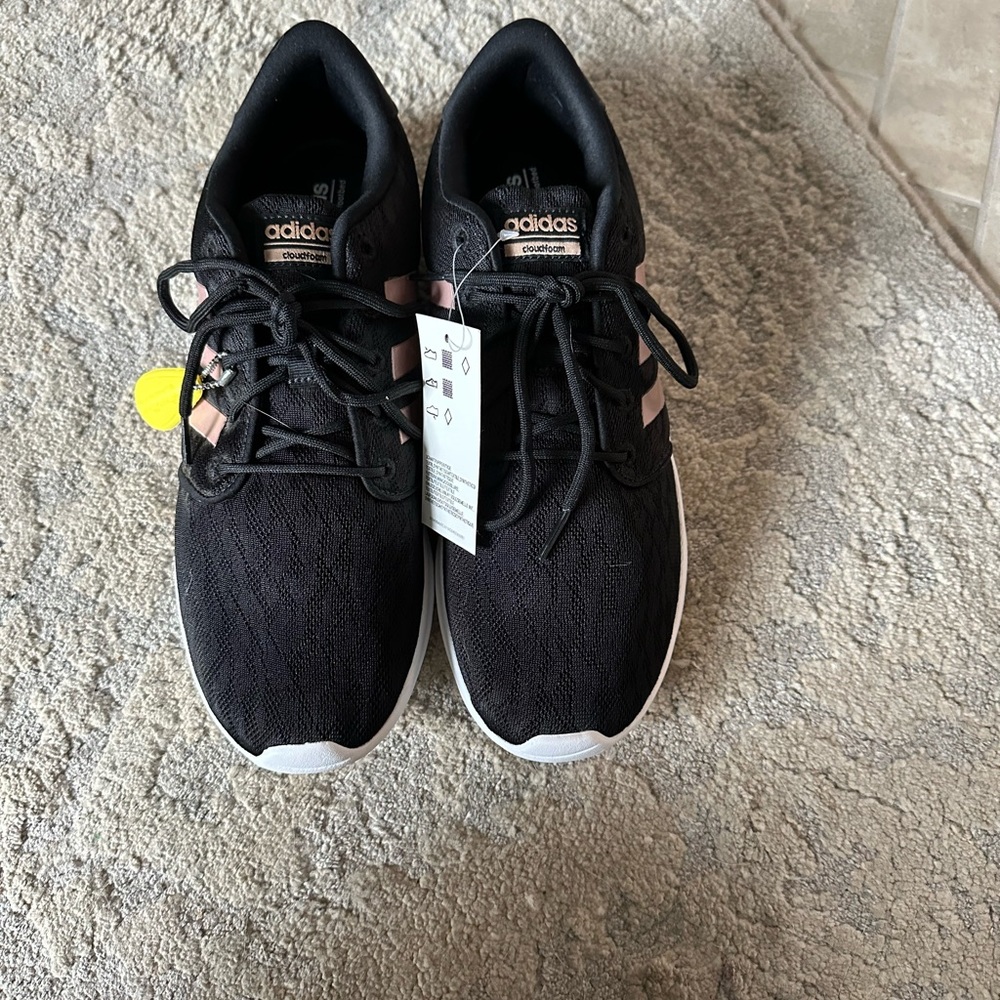 Women’s Addidas CloudFoam Shoes size 11